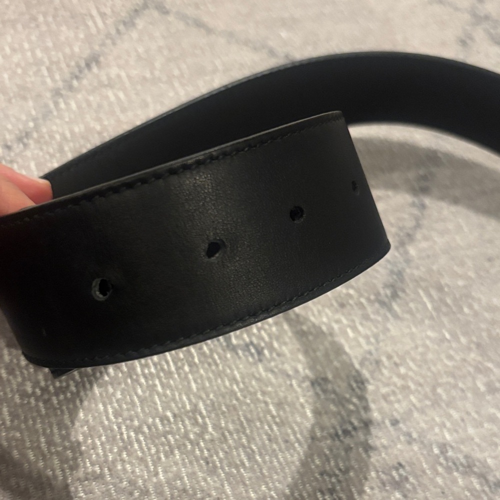 Gucci Black Belt with Gold GG Emblem - Picture 5 of 7